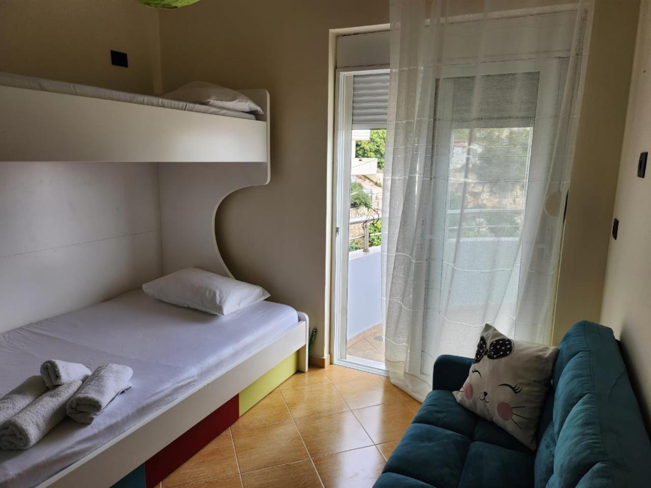 Alpha Seaside Apartment Sarande Ngoại thất bức ảnh