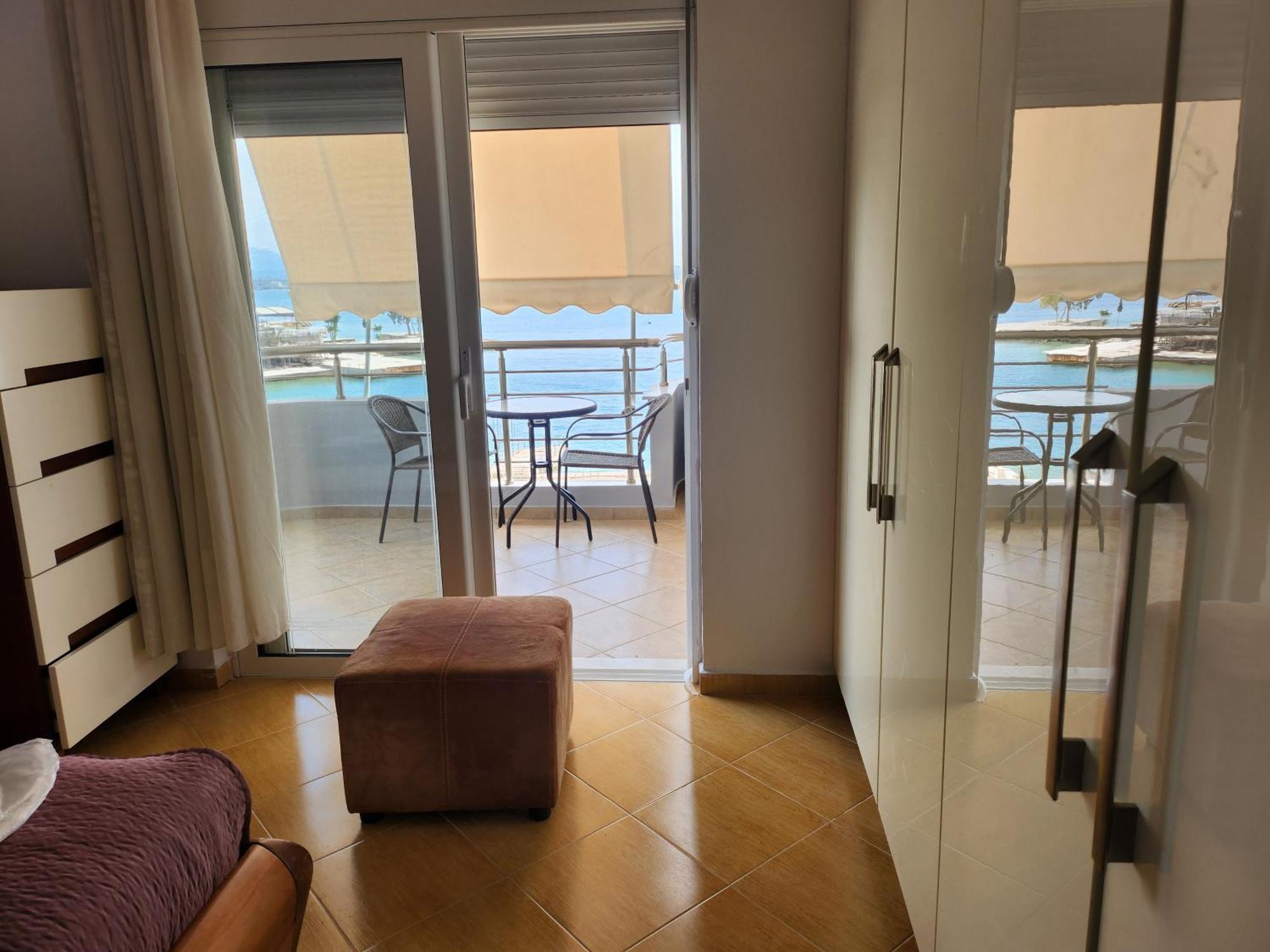 Alpha Seaside Apartment Sarande Ngoại thất bức ảnh