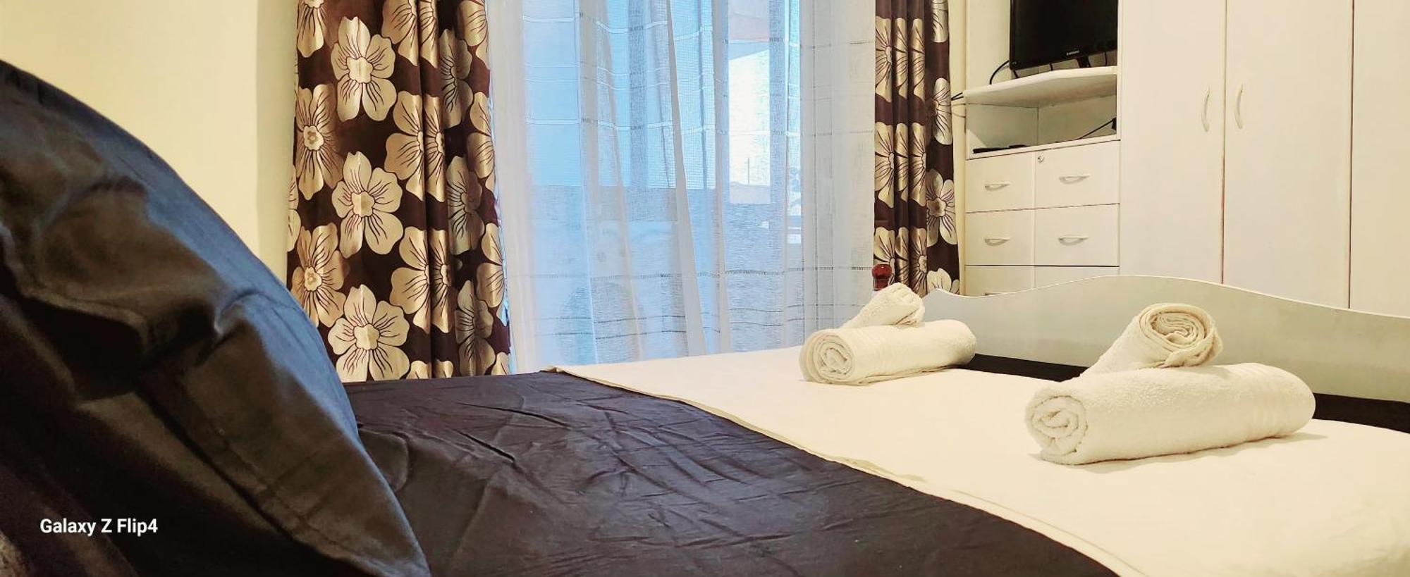 Alpha Seaside Apartment Sarande Ngoại thất bức ảnh